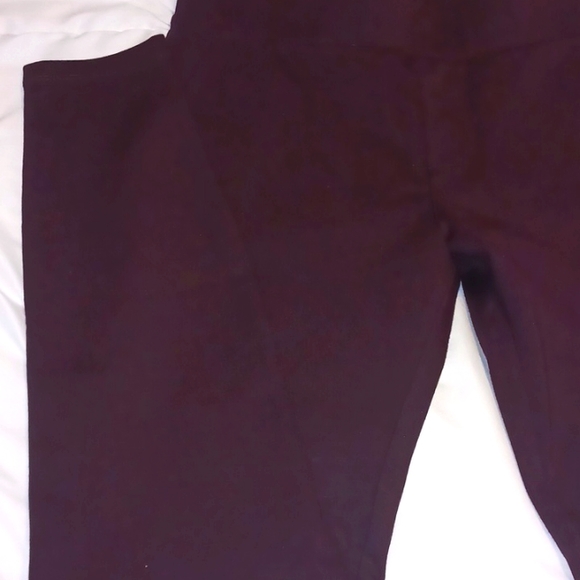 Matty M "Dark Wine" High Rise Slub Leggings with Back Pockets in Size Small - Picture 2 of 5
